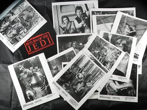Lote 16 fotos publicitarias de películas RETURN OF THE JEDI 8" X 10"+ carpeta de reparto y créditos - Imagen 1 de 12