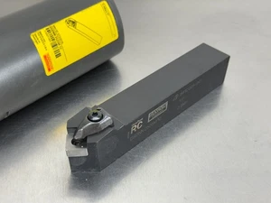 Portaherramientas de torno indexable Sandvik DSDNN 2525M 12 25 mm inserto SNMG - Imagen 1 de 3