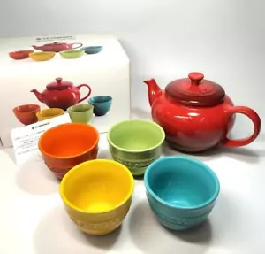 New Le Creuset Rainbow Tea Set 1 Tea Pot & 4 Cups 5 Color Set Stoneware in Box - Picture 1 of 12