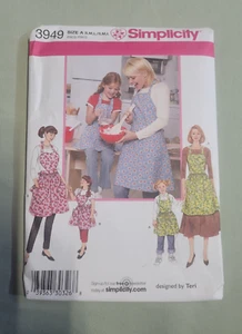 Simplicity Sew Crafts Uncut Sewing Pattern # 3949 New Aprons Designed By Teri - Picture 1 of 4
