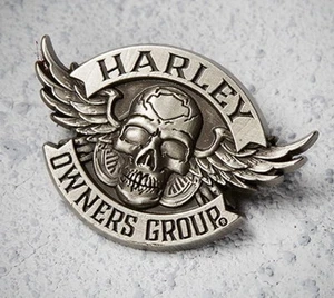 HARLEY DAVIDSON BESITZER GRUPPE GEFLÜGELTE SCHÄDELWESTE PIN * NEU * SCHWEINEJACKE BIKER PIN - Bild 1 von 4