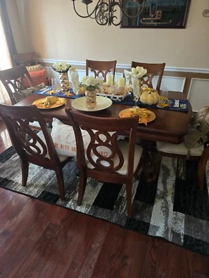 Thomasville Extendable Dining Set with 8 Chairs - Appraised Excellent Condition - Image 1 of 4