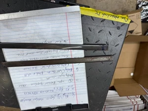 Chevrolet 1951 piezas de moldura de ventana de ventilación - Imagen 1 de 3