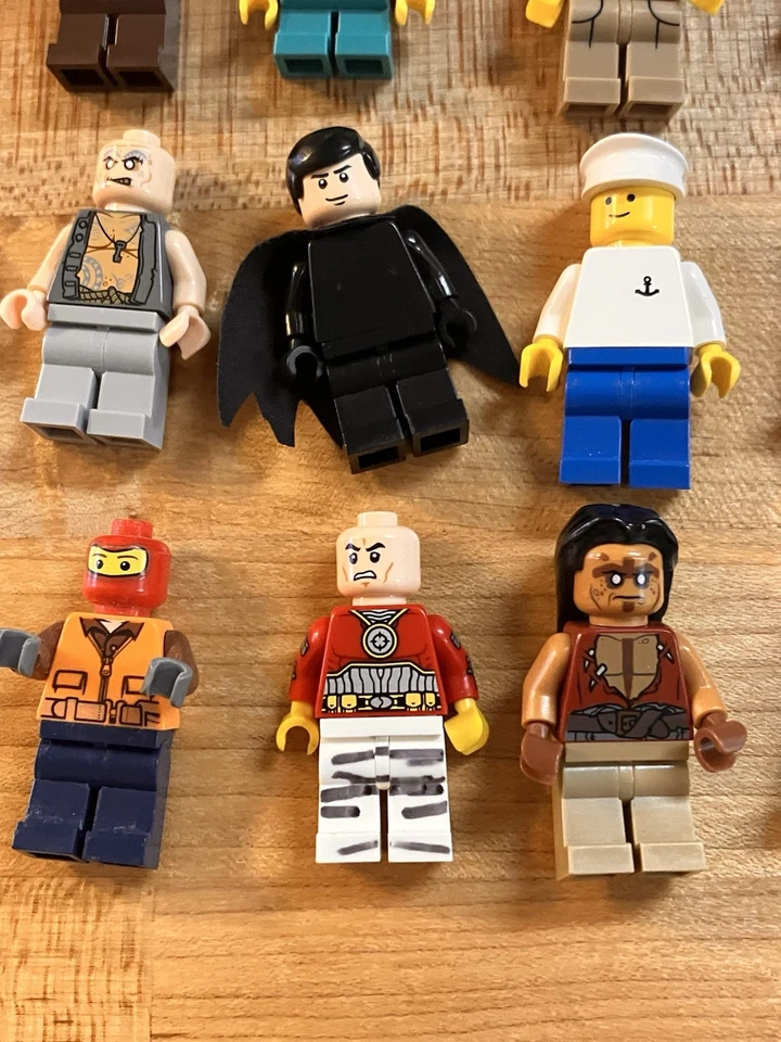LEGO Minifigure Lot of 20 Mixed City Scientist Worker Villain Hoodie Par - Image 1 of 4
