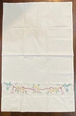 Funda de Almohada Blanca Estándar Corazones Flores Corazones Colibrí Bordada De Colección Foto 1 de 4