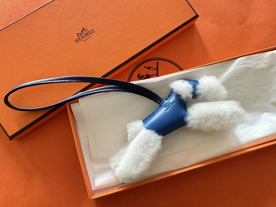 Nuevo dije Hermes Budy, azul, cachorro Foto 1 de 1