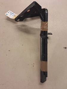 BMW E12 Stosstangenhalter vorne - Bild 1 von 3