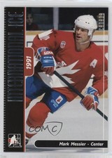 2006 In the Game-Used International Ice Signature Series Mark Messier #158 HOF