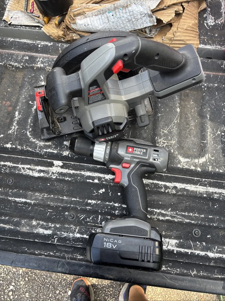 Porter cable 18 V battery powered circular saw and Drill - Image 1 of 4