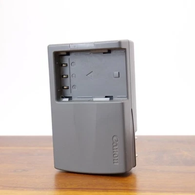 Cargador de batería Canon CB-2LT genuino para batería Canon NB-2L Foto 1 de 2