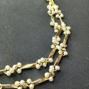 Vintage Fuax Perlen Cluster und goldfarbene Halskette - Bild 1 von 7