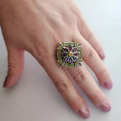 Heidi Daus Cocktail Ring French Twist Tan Green Crystal Bronze Size 8 Swarovski  - Image 1 of 4