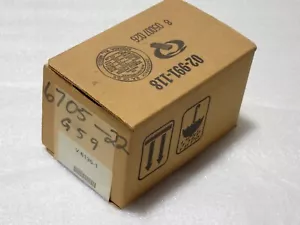 JOHNSON CONTROLS V-6135-1 VALVE AIR SWITCHING 3 WAY NEW - Picture 1 of 3