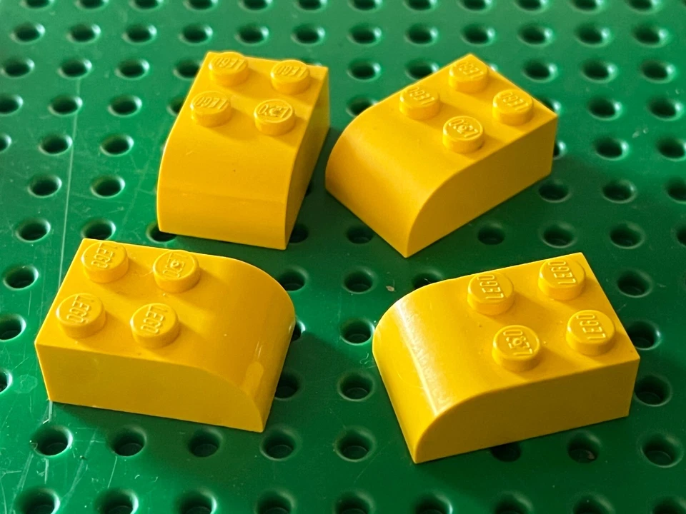 4 x LEGO Yellow Brick ref 6215 / Set 10236 10020 40553 5885 - Bild 1 von 1