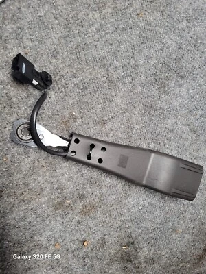 Cadillac XTS 2013-2019 cinturón con hebilla delantero derecho lado del pasajero negro usado OEM Foto 1 de 4