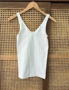 Camiseta sin mangas Eloise cuello en V blanca talla pequeña - Imagen 1 de 10