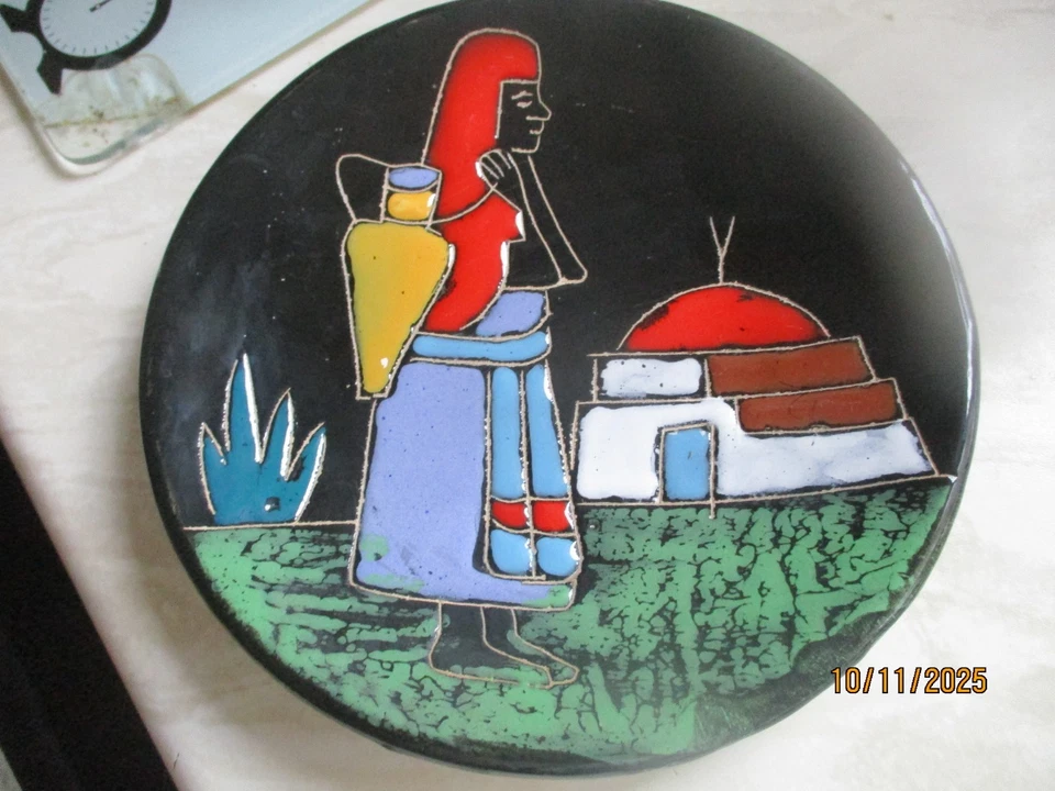 mid century  pottery display plate - Image 1 of 3