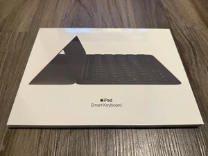 Apple iPad Smart Keyboard 7th/8th/9th Gen 10.2"/Pro 10.5"/Air 3rd Generation NEW - Picture 1 of 2