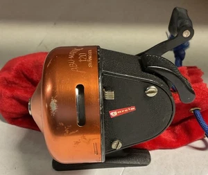 Abu Garcia Abu-Matic 120 Spincast Fishing Reel With Pouch - Picture 1 of 4