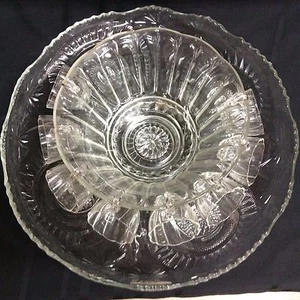 Vintage simple elegance 8 serving fluted punch bowl set  (N5) - Picture 1 of 6