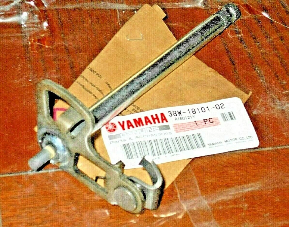 YAMAHA YZ250,IT250,IT465,YZ465,YZ490, IT490, WR500, TRI-Z 250 ENGINE SHIFT SHAFT - Image 1 of 1