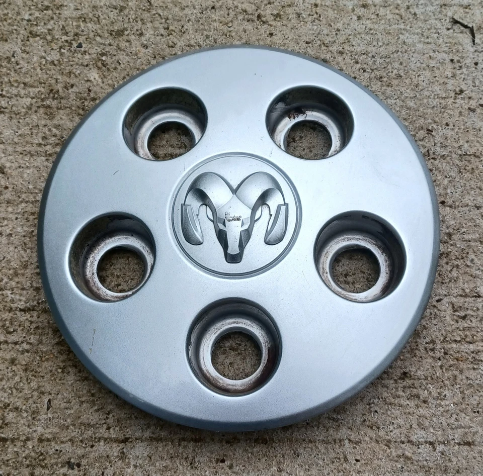 Tapa central Dodge Nitro 2007-2011 parte # 5KG75TRMAA 01 Foto 1 de 3