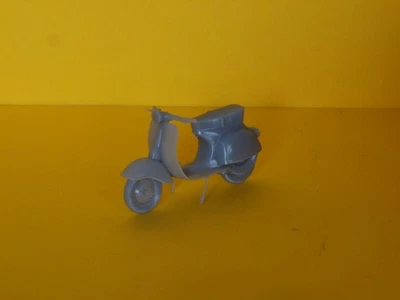 Vespa 125 Piaggio scala 1:43 mm. per modellismo pz.1 - Krea - Immagine 1 di 2
