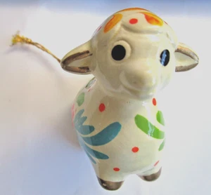 Statuina ornamento Lucuma Perù dipinta a mano bambino agnello-pecora bordo oro - Foto 1 di 6