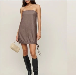 Neu mit Etikett Reformation Booker trägerloses Mini-Schlauchsackkleid braun Nadelstreifen Größe 6 - Bild 1 von 10