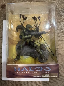 HALO Master Chief And Flood Statue Figure Legendary Series McFarlane Toys 2008 - Picture 1 of 9