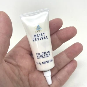 AVON Daily Revival Eye Care Creme Lotion SPF 6  .5OZ Vintage 90s NOS - Picture 1 of 3