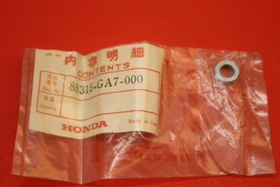 Nuevo de Lote Antiguo Honda VT1100 CX650 CB650 OEM Espejo Ajuste Collar 88315-GA7-000 Foto 1 de 4