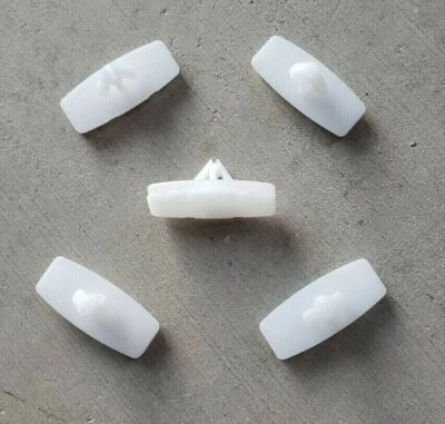 New 2018-2023 Jeep Wrangler JL, 2020-2023 Gladiator Fender Flare CLIP (X5), OEM - Image 1 of 2