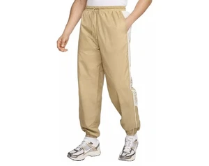 Parachute Beige Nike Herren Club Woven Jogginghose - Bild 1 von 8