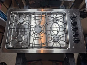 Frigidaire Gallery 36" Cocina Gas Natural 5 Quemadores Acero Inoxidable Fggc3645ksb - Imagen 1 de 9