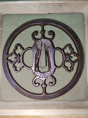  tsuba katana Sukashi Japon Antique Edo  Fleurs aoi Clan Samouraï  (1603-1750)   - Photo 1/2