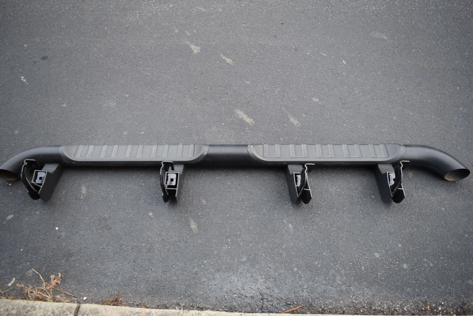 GMC SIERRA 2500 3500 HD 2015-2019 barra de paso fabricante de equipos originales camioneta local Foto 1 de 4