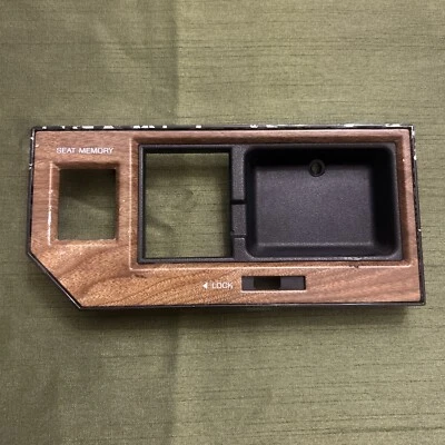 1990-94 Lincoln Town Car Driver side front interior door handle bezel Trim used Foto 1 de 4