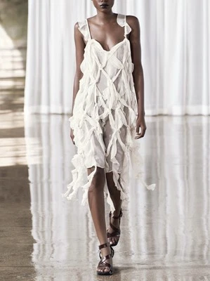 Vestido midi de gasa transparente con nudo crema de Zara S 8 volantes de hadas flotante crudo Fairycore Foto 1 de 4