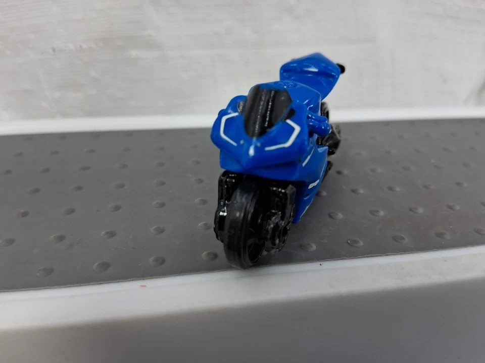 Motocicleta Hot Wheels Ducati azul fundido a presión Foto 1 de 4