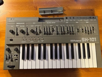 Roland SH 101 - Image 1 of 3