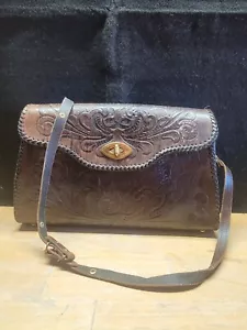 Borsa a tracolla vintage anni 60 70 in pelle marrone scuro lavorata borsa boho a mano - Foto 1 di 6