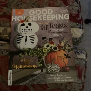 Good Housekeeping MAGAZINE October 2022 Issue Label Cut Out - Picture 1 of 2