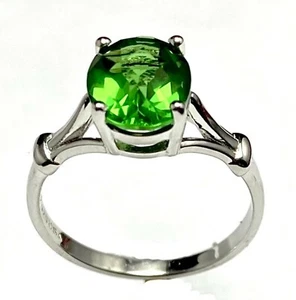 R1141G Classic Mt St Helens Green Helenite 8x10mm OV.1.68Ct Sterling Silver Ring - Picture 1 of 7