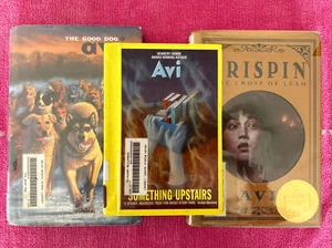 Crispin: The Cross of Lead John Newbery Medal hardcover Avi Book Lot x 3 - Imagen 1 de 7