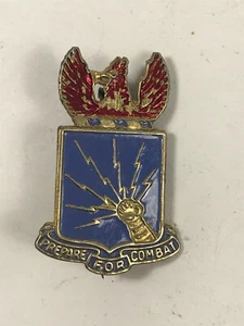 VTG WWII - Prepare For Combat Enameled Phoenix Crest Service Badge - Picture 1 of 2