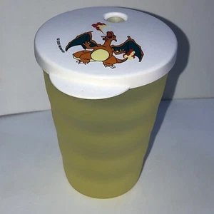 Taza Tupperware Impressions Nintendo Pokemon 4 1/2" con tapa sin goteo Charizard - Imagen 1 de 7