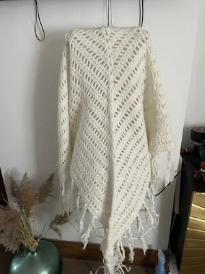 Zara Ivory Fringed Crochet Shawl Cape Alpaca Wool Blend M Bloggers BNWT RRP $109 - Image 1 of 3