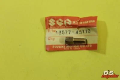 Ajustador de cable 13577-48110 SUZUKI T500,GT750,TM400,GT380,GT250,T350,GS750,TM75 Foto 1 de 2