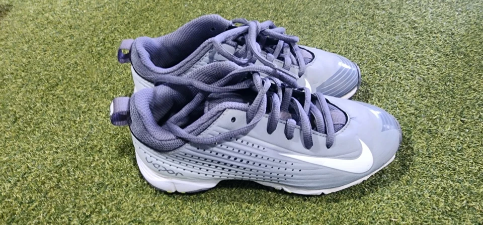 NIKE VAPOR - Zapatos de béisbol jóvenes grises/blancos Fastflex Mid, niños o niñas talla 13c Foto 1 de 3
